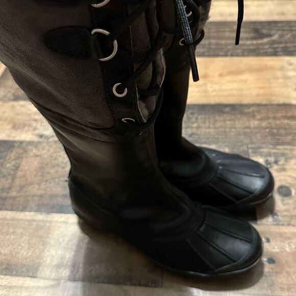 UGG Becloud Boots - Picture 4 of 10